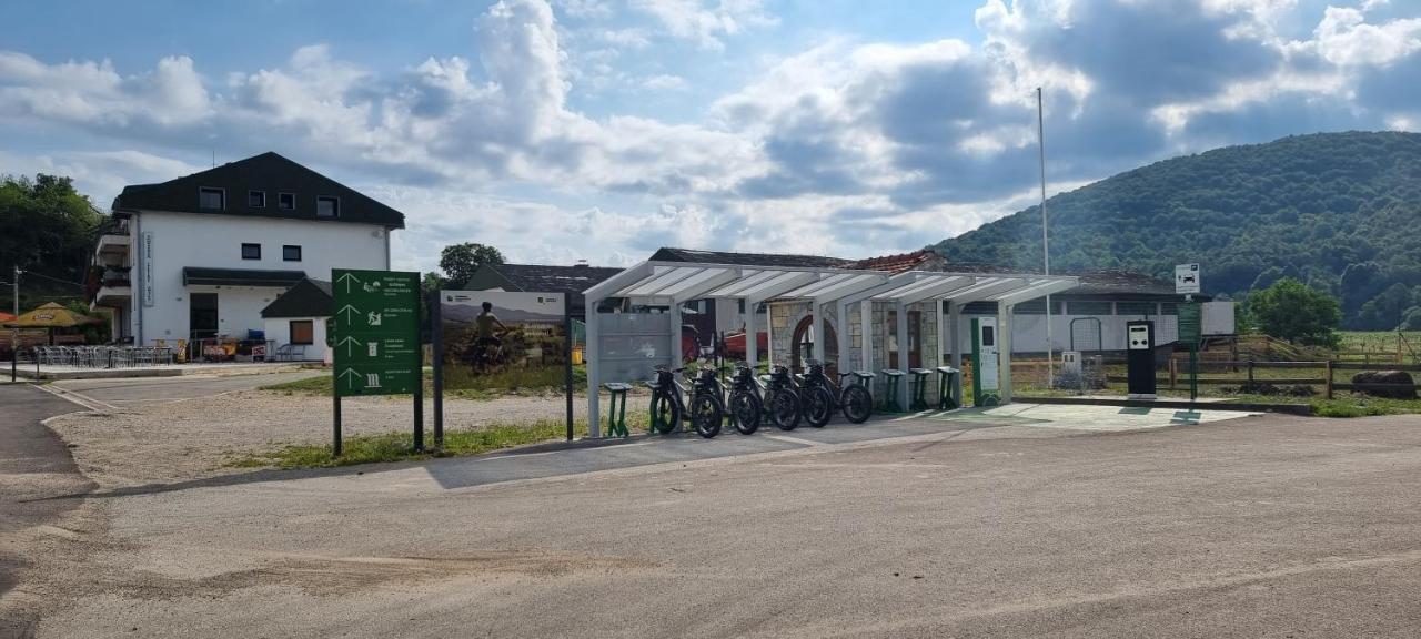 Kod Slaveka Διαμέρισμα Kostanjevac Εξωτερικό φωτογραφία